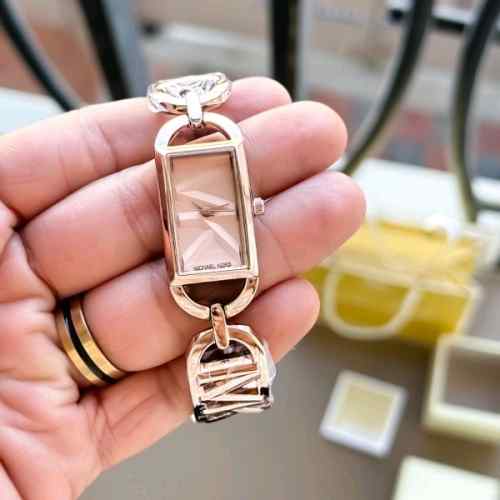 Mic Kor Premium Quality Watch With LIVE VIDEO CALL FACILITY MIC0958